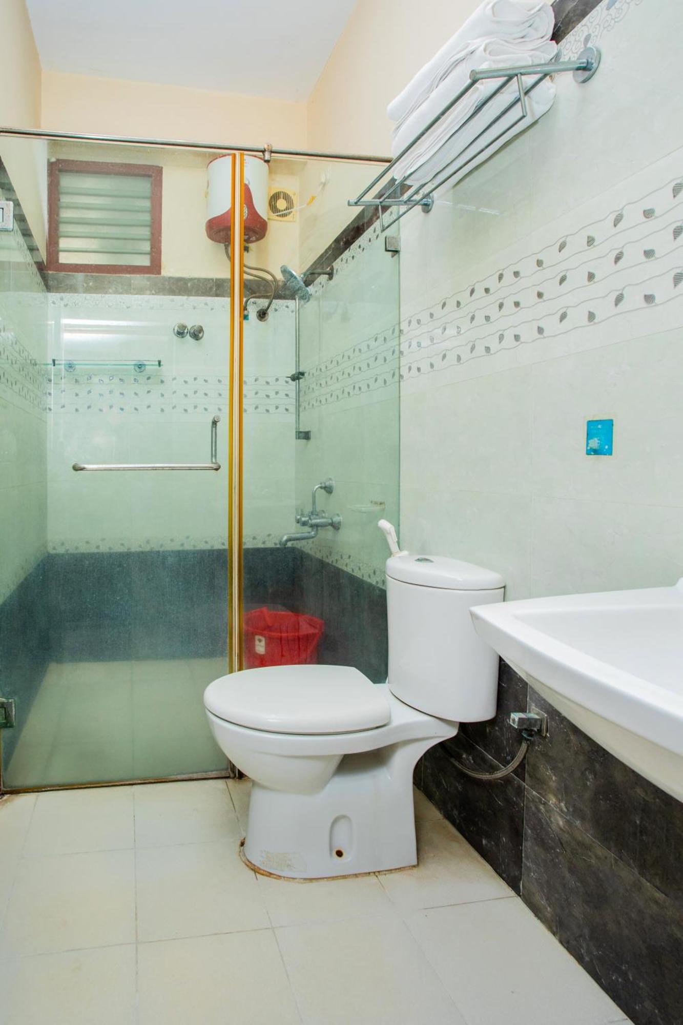 Its South East Residency Hotell Chennai Exteriör bild