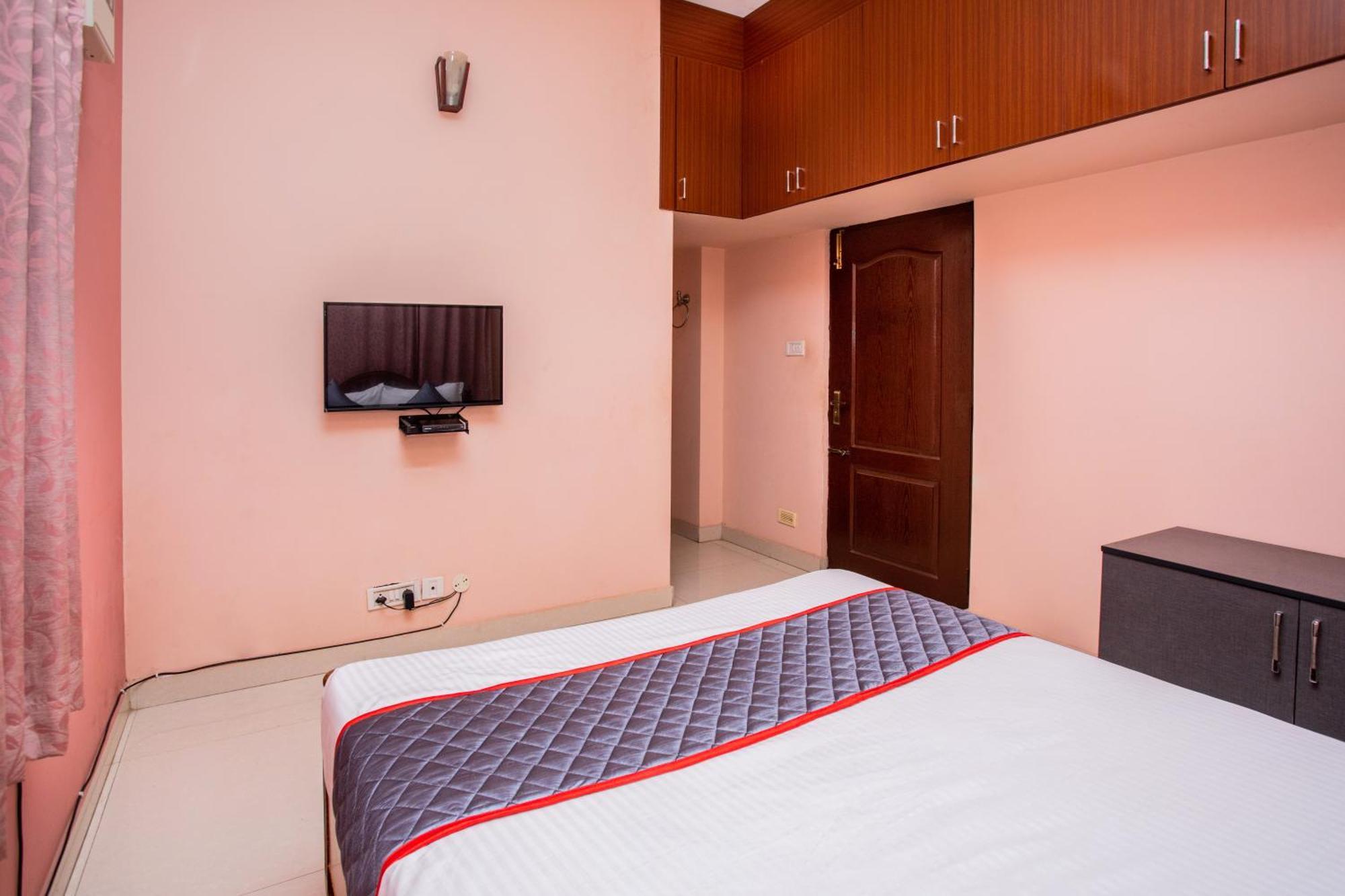 Its South East Residency Hotell Chennai Exteriör bild