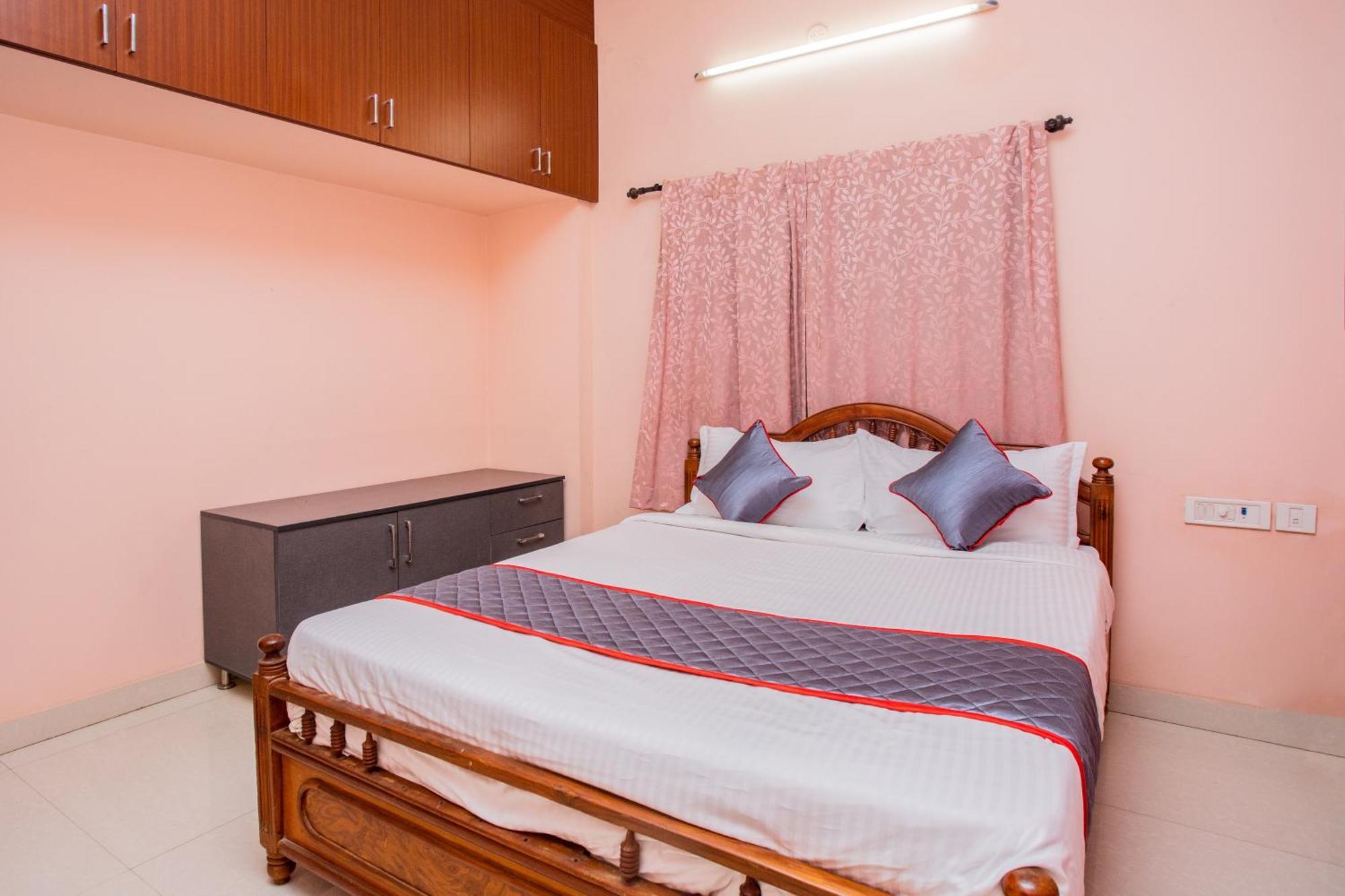 Its South East Residency Hotell Chennai Exteriör bild